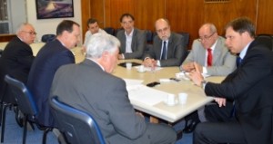 Secretário de Minas e Energia tratou dos investimentos em reunião com representantes do ONS, CEEE e AES Sul - Foto: Divulgação