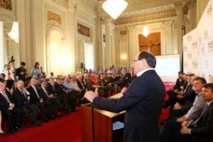 Sartori disse que este é um programa que busca o desenvolvimento sustentável para a produção rural do RS - Foto: Luiz Chaves/Palácio Piratini 