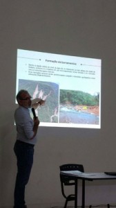 Autoridades ambientais estaduais se reuniram para avaliar a enxurrada em Rolante - Foto: Maurício Borges/ Defesa Civil de São Francisco de Paula)