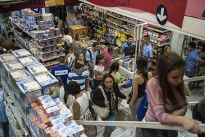  Comércio foi um dos principais responsáveis pela expansão do PIB. Setor cresceu 1,3%  (Foto: Marcelo Camargo/Agência Brasil/EBC)