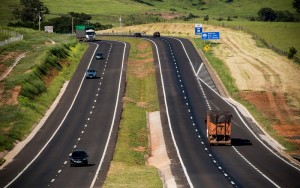 Alckmin inaugura dublicação da Rodovia 225, em Piratininga.