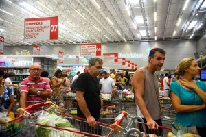 Índice de Confiança do Consumido caiu 1,5 ponto de março para abril    (Arquivo/Tânia Rêgo/Agência Brasil)
