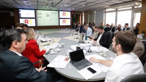 Integrantes do conselho discutiram com Leite metas e planos de ação por programa - Foto: Itamar Aguiar/Palácio Piratin