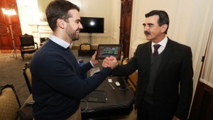 No Piratini, governador Leite acompanhou votação dos projetos juntamente com o chefe da Casa Civil, Otomar Vivian - Foto: Itamar Aguiar/ Palácio Piratini