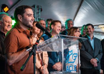 Em Encantado, governo do Estado participa da abertura da Suinofest e anuncia R$ 18,5 milhões para municípios da região